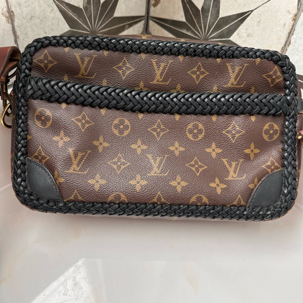 Louis Vuitton Brown Monogram Crossbody Bag - Picture 2 of 16